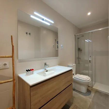 2br Central Location Apartment *